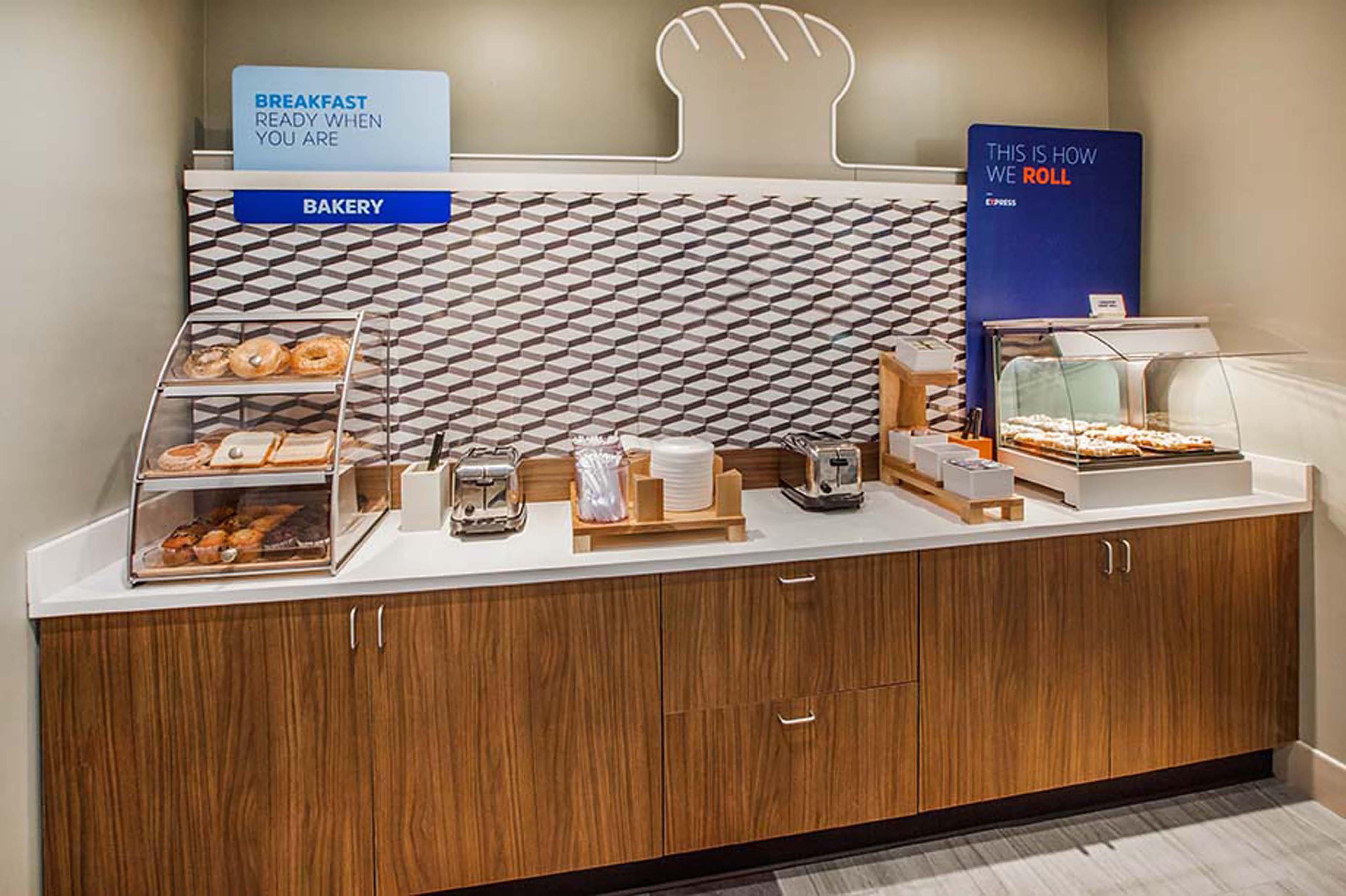 Holiday Inn Express & Suites Troy By Ihg Esterno foto