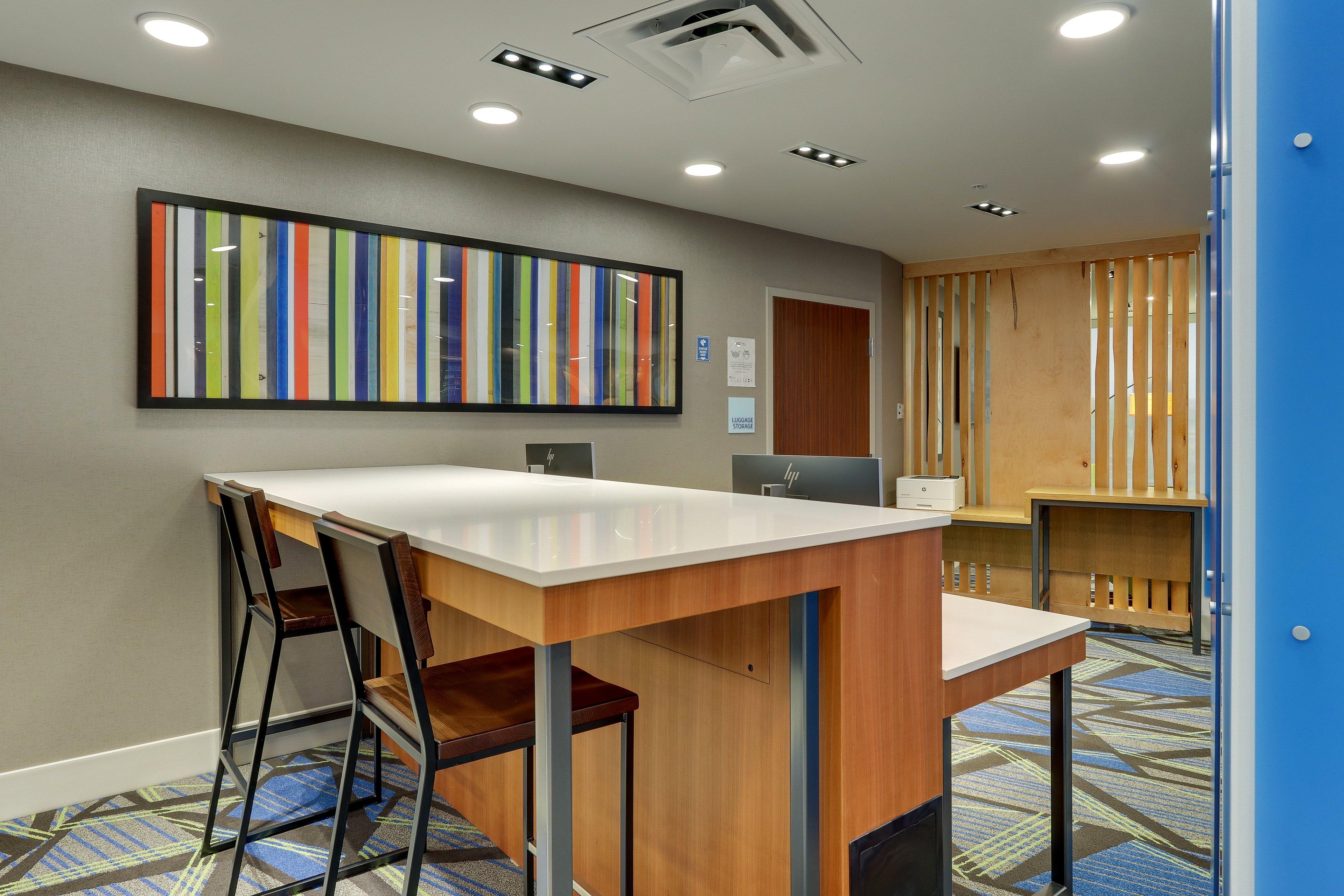 Holiday Inn Express & Suites Troy By Ihg Esterno foto