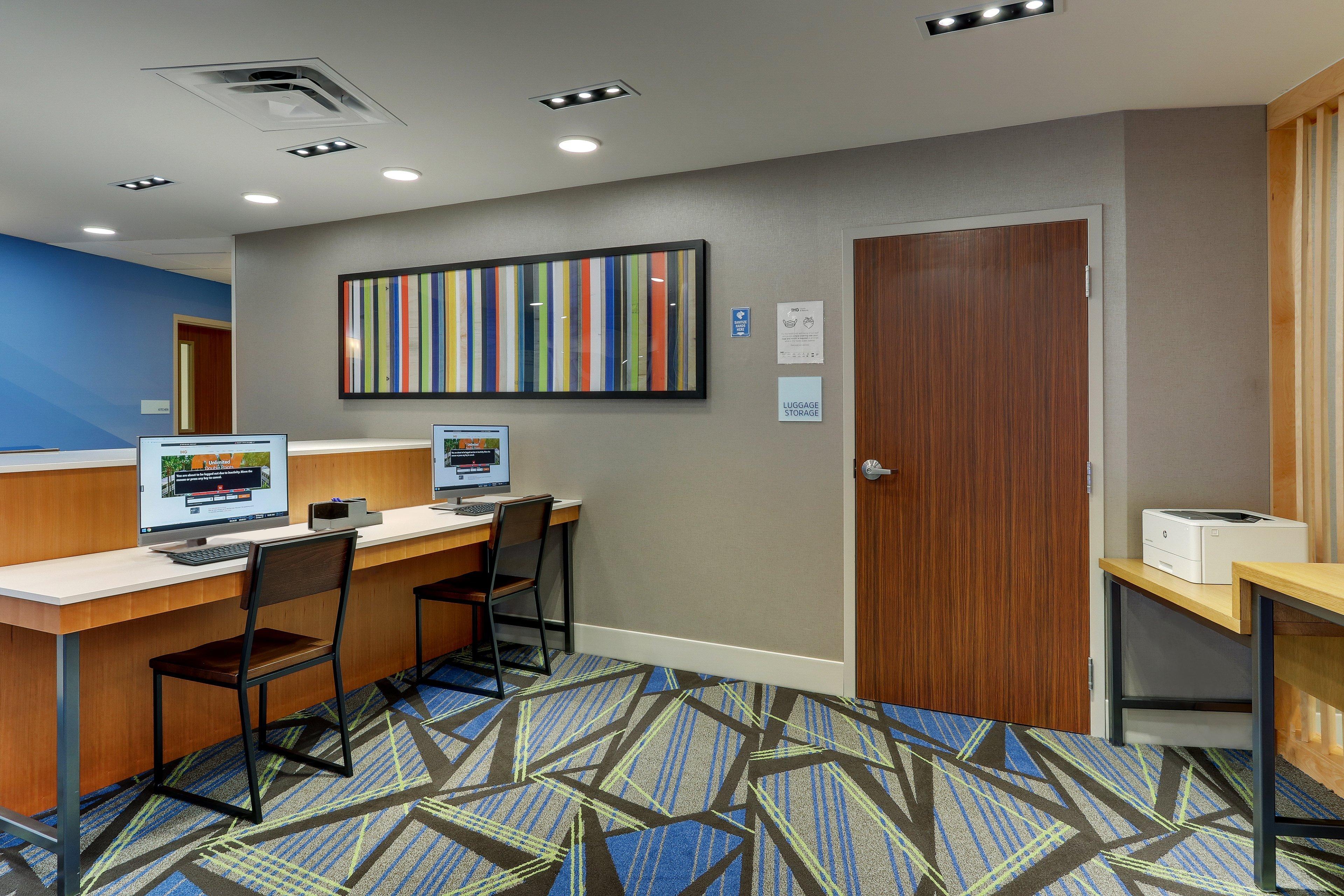 Holiday Inn Express & Suites Troy By Ihg Esterno foto